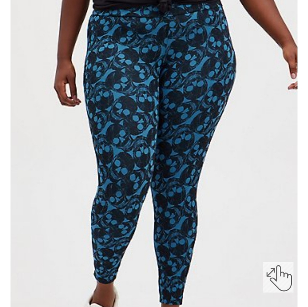 Torrid Size 2 Premium Black and Blue Marble Skulls Leggings